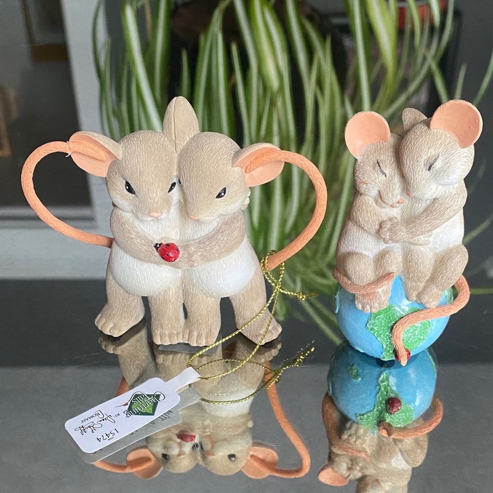 Two Charming Tails Mouse/Mice Figurines- Hugging And Peace on Earth Figurine